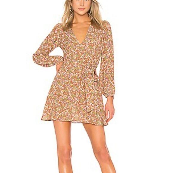 Revolve Dresses & Skirts - Clayton X Revolve ditsy floral long sleeve dress small